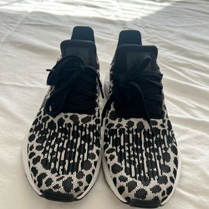 Size 10 adidas sneakers
